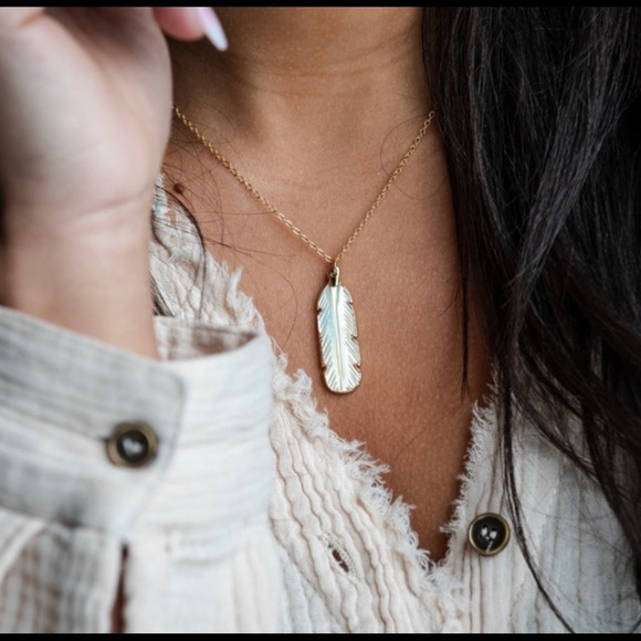 Carved Shell Feather Pendant Necklace - Picture 3 of 6